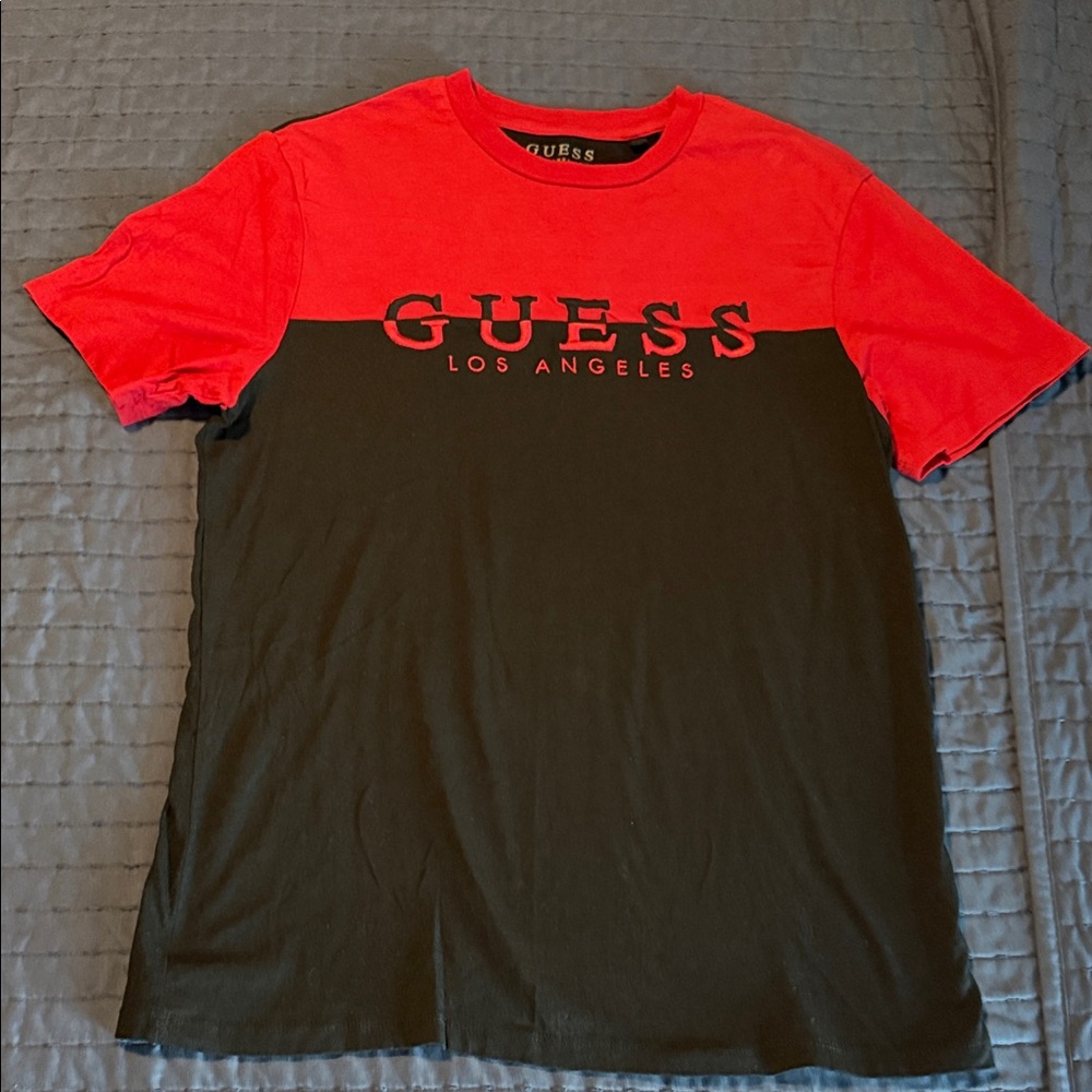 GUESS Men's Red and Black Short Sleeve Tee